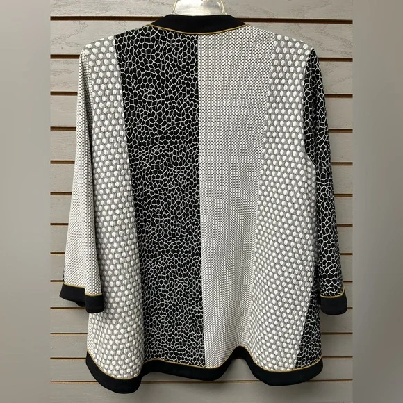 Elegant Black and White Women's Blazer - Picture 6 of 6